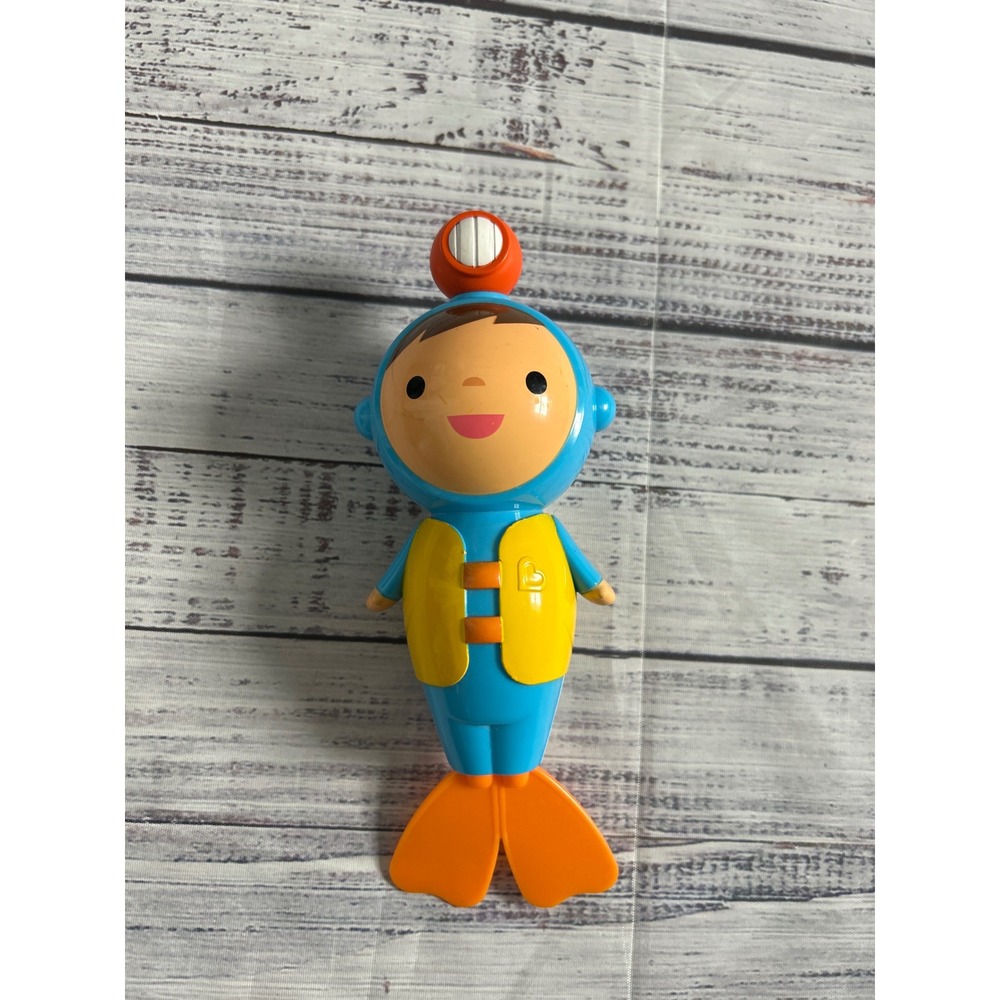 Munchkin Scuba Diver Bath Toy Kids Blue Wind Up Swimming Feature